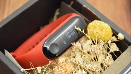 有了小米手環3 NFC，從此扔掉公交卡？還是手下留情吧！